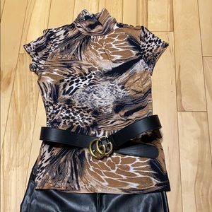 🔥3/$30🔥 Sarah Spencer Animal Print Top